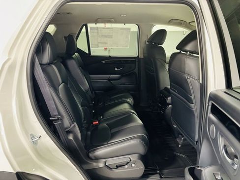 New 2025 Honda Pilot EX-L image 30