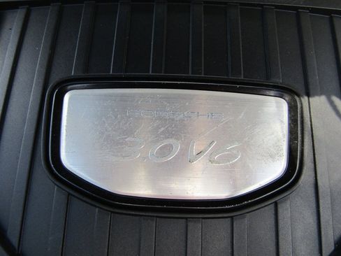 Used 2018 Porsche Panamera 4 image 15