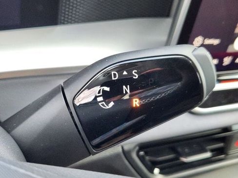 New 2026 Volkswagen Tiguan SE image 19