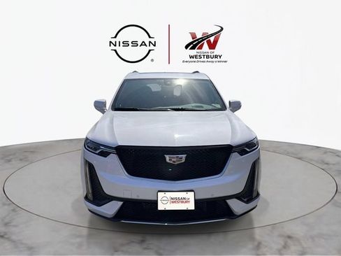 Used 2023 Cadillac XT6 Sport w/ Technology Package AWD/4WD image 9