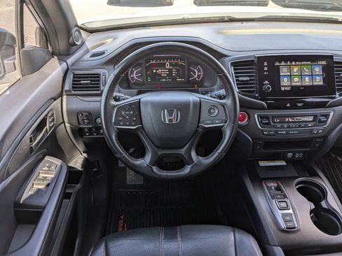 Used 2023 Honda Passport TrailSport image 18