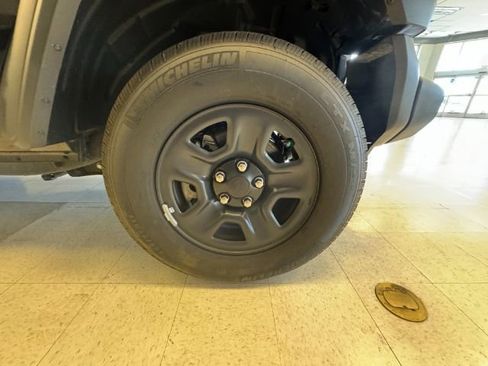 Used 2021 Jeep Wrangler Unlimited Sport AWD/4WD image 24