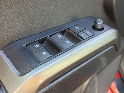 Used 2022 Toyota Tacoma SR5 image 6