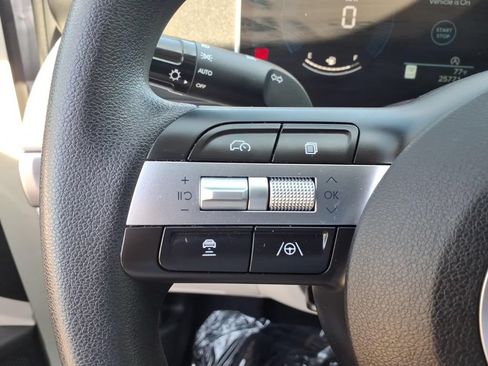 Used 2025 Hyundai Tucson SEL FWD image 7