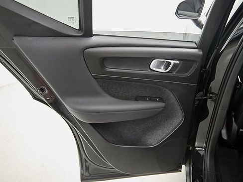 Certified 2023 Volvo XC40 B5 Ultimate w/ Protection Package Premier AWD/4WD image 19