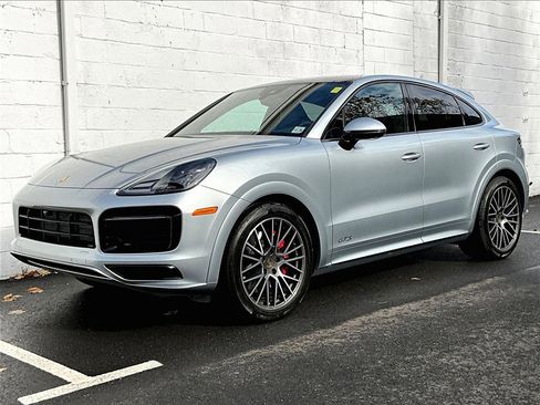 Certified 2022 Porsche Cayenne GTS image 1