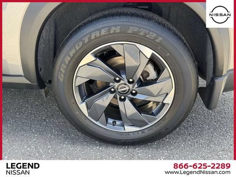 Certified 2024 Nissan Rogue SV AWD/4WD image 9