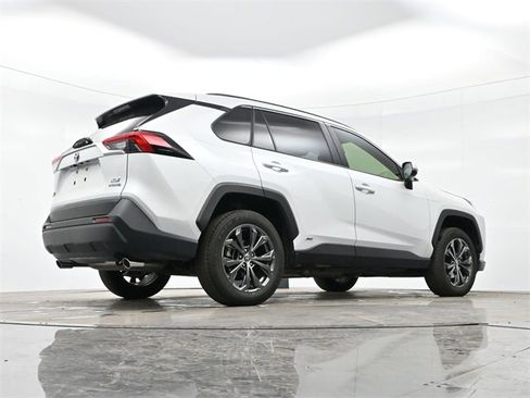 Used 2023 Toyota RAV4 XLE Premium image 33