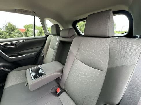 Used 2022 Toyota RAV4 XLE w/ Convenience Package AWD/4WD image 17