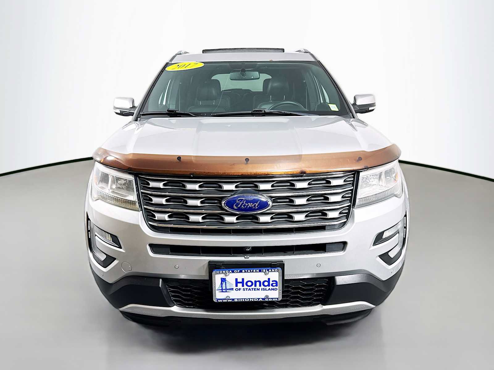 Used 2017 Ford Explorer Limited AWD/4WD image 2