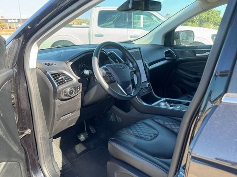 Used 2024 Ford Edge Titanium image 10