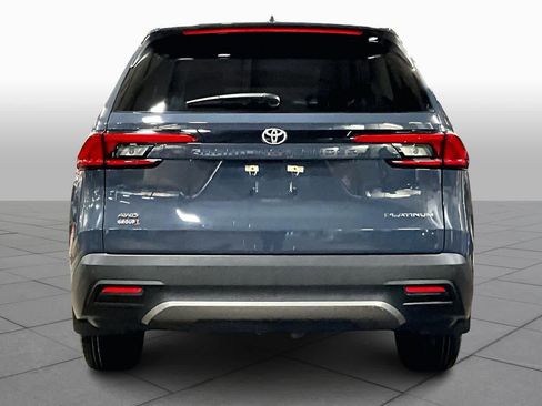 Used 2024 Toyota Grand Highlander Platinum image 4