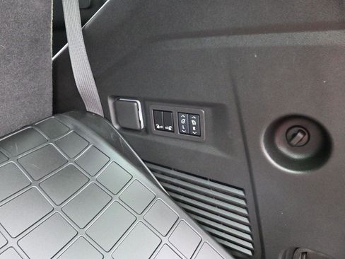 Used 2024 Chevrolet Tahoe RST w/ Luxury Package AWD/4WD image 11