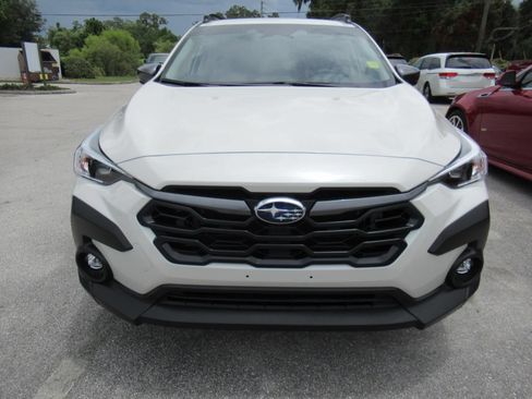 Used 2024 Subaru Crosstrek 2.0i Premium w/ Crosstrek Mirror Package AWD/4WD image 3