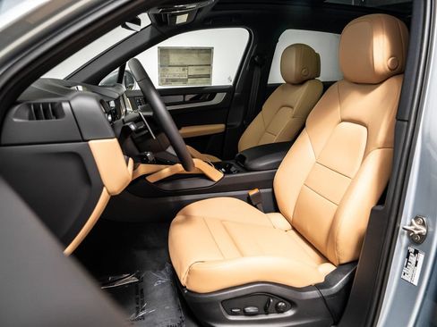 New 2026 Porsche Cayenne AWD/4WD image 5