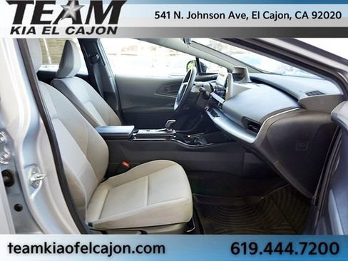 Used 2025 Toyota Prius LE FWD image 12