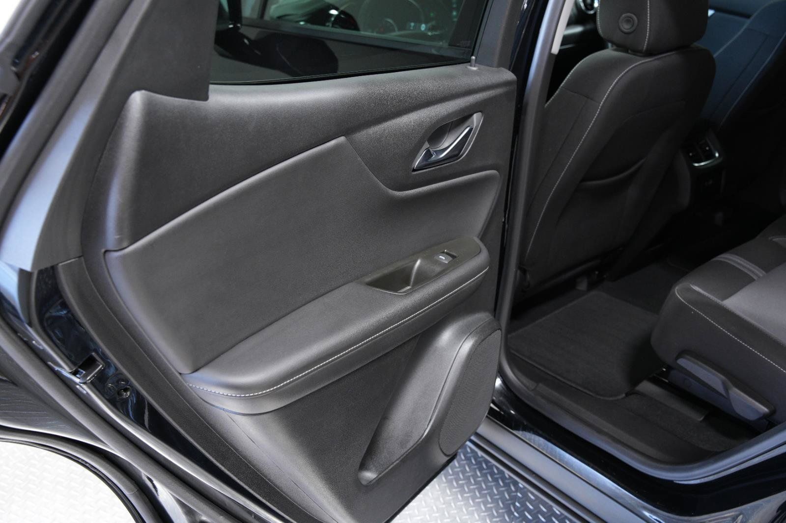 Used 2025 Chevrolet Blazer LT AWD/4WD image 29
