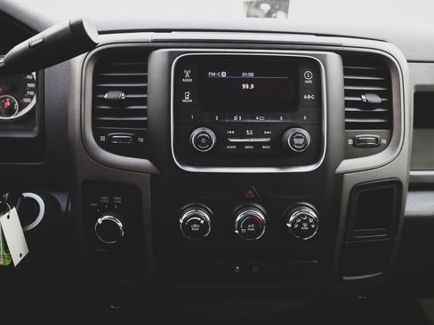 Used 2013 RAM 1500 Express AWD/4WD image 3