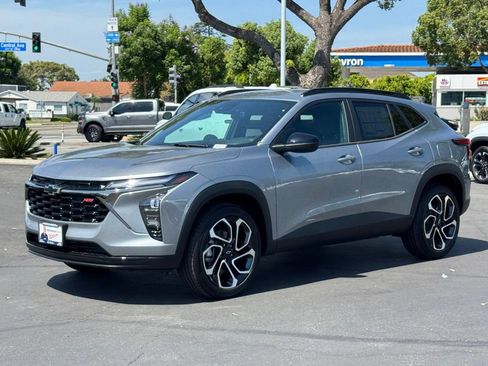 New 2026 Chevrolet Trax RS w/ Driver Confidence Package FWD image 3