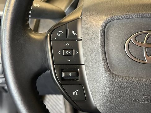 Used 2024 Toyota Prius LE FWD image 11