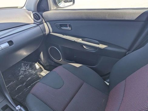 Used 2004 MAZDA MAZDA3 s w/ Moonroof & 6-CD Pkg image 17