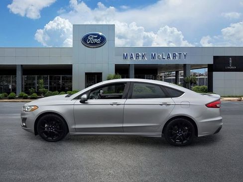 Certified 2020 Ford Fusion SE w/ Equipment Group 151A FWD image 2