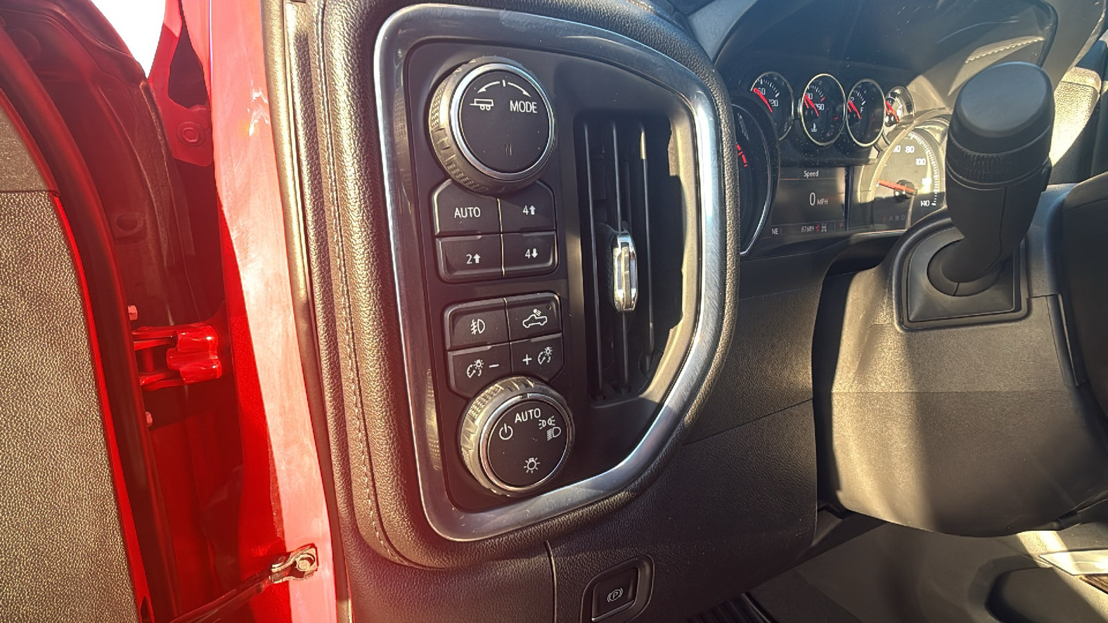 Used 2021 Chevrolet Silverado 1500 RST w/ Texas Edition Plus AWD/4WD image 8