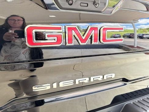 Used 2026 GMC Sierra 1500 SLT w/ SLT Premium Plus Package AWD/4WD image 32
