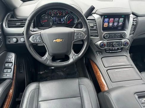 Used 2018 Chevrolet Suburban Premier AWD/4WD image 18