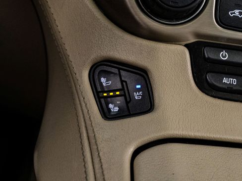 Used 2016 GMC Yukon Denali w/ Open Road Package image 27