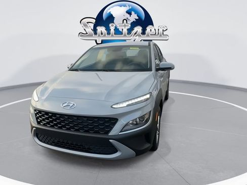 Used 2023 Hyundai Kona SE image 3