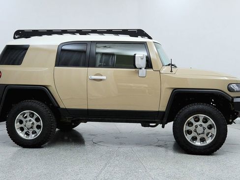 Used 2013 Toyota FJ Cruiser Base image 6