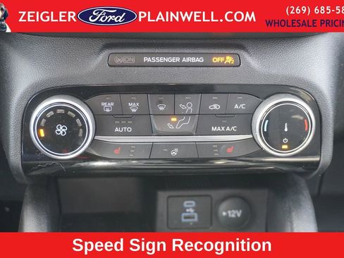 Used 2022 Ford Escape SE w/ Cold Weather Package image 22