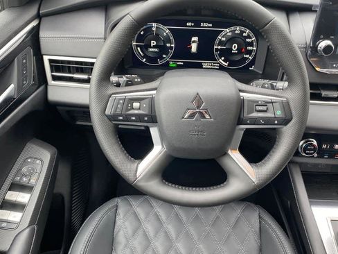 New 2025 Mitsubishi Outlander SEL image 5