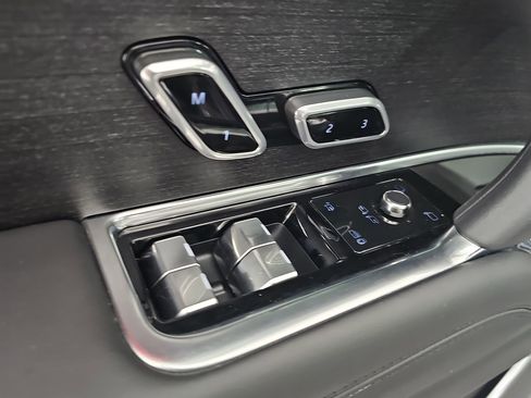 Used 2023 Land Rover Range Rover First Edition image 21