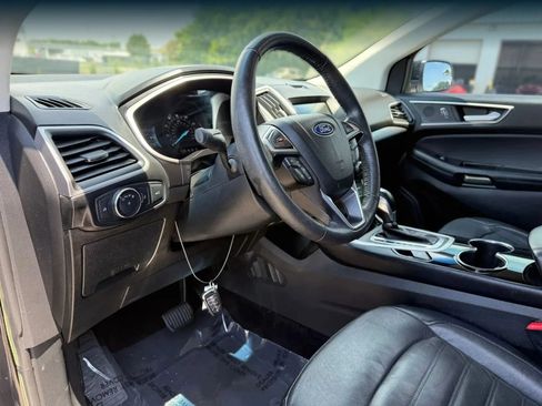 Used 2018 Ford Edge SEL w/ Equipment Group 201A FWD image 17