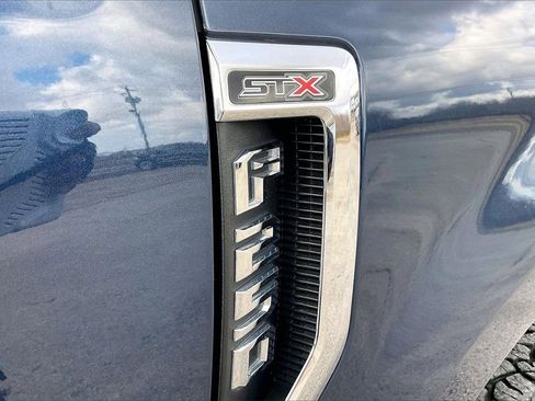 Used 2020 Ford F250 XL w/ STX Appearance Package image 21