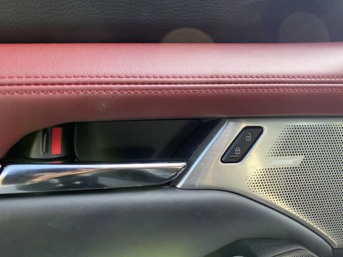 Used 2025 MAZDA MAZDA3 2.5 S Hatchback w/ Premium Pkg image 26