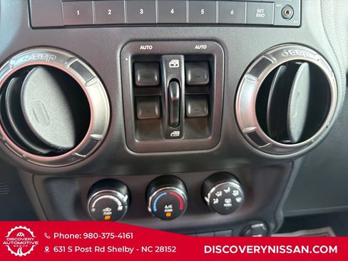 Used 2018 Jeep Wrangler Unlimited Sahara AWD/4WD image 16