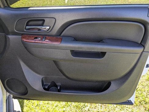 Used 2014 GMC Yukon SLE image 33