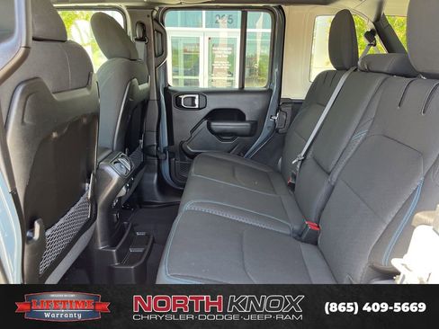 Used 2025 Jeep Wrangler Unlimited Rubicon 4xe w/ Safety Group AWD/4WD image 12