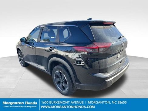 Used 2024 Nissan Rogue SV image 7