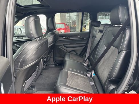 Used 2023 Jeep Grand Cherokee Altitude image 14