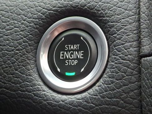 Used 2022 GMC Yukon Denali AWD/4WD image 28