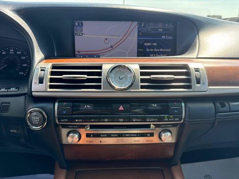 Used 2013 Lexus LS 460 AWD w/ Comfort Pkg image 21