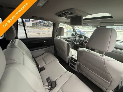 Used 2017 Honda Pilot Touring image 28