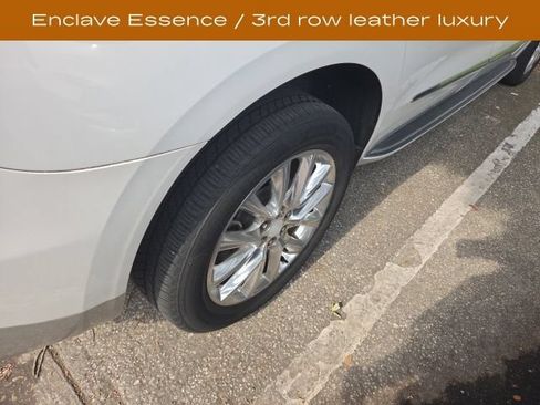 Used 2019 Buick Enclave Essence w/ LPO, Luxury Package FWD image 6