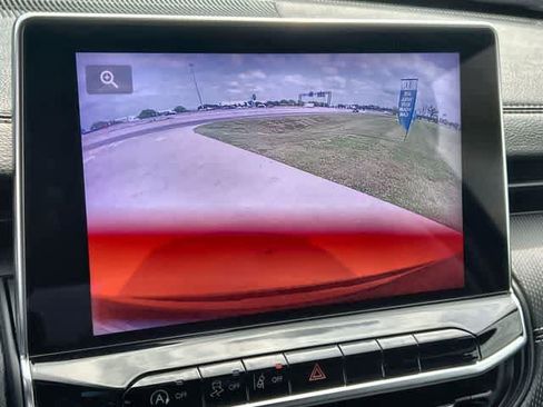 Used 2022 Jeep Compass Altitude FWD image 26