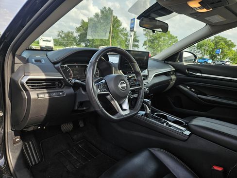 Used 2023 Nissan Altima 2.5 SL FWD image 11