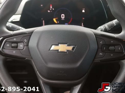 Used 2024 Chevrolet TrailBlazer LS FWD image 17